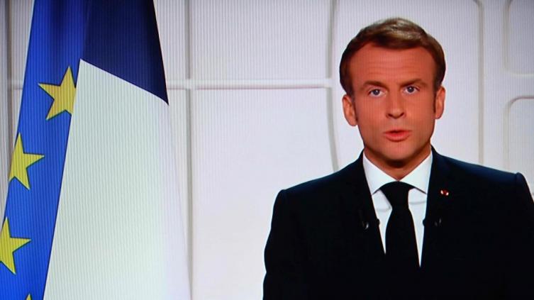 Francia: Macron arremete contra los no vacunados