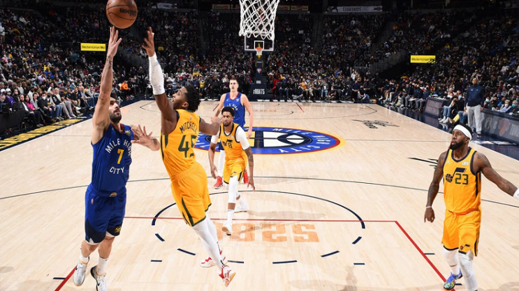 Campazzo jugó su partido 100 en la fase regular de la NBA