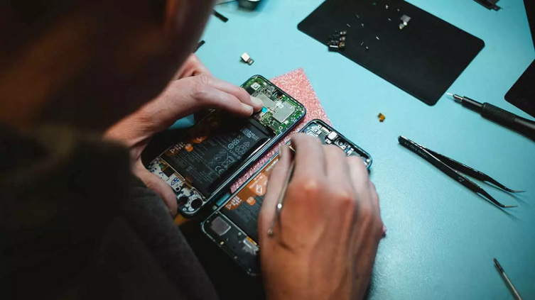 Qué debes hacer antes de llevar a reparar tu móvil