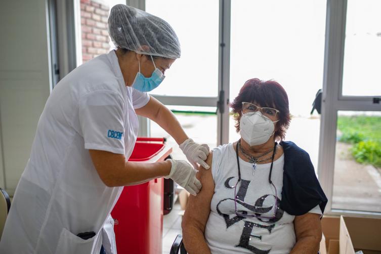 Covid: Santa Fe ya turnó a toda la población mayor de 60 años
