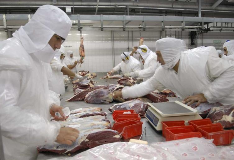 Frigoríficos estiman que el consumo de carne vacuna va a seguir en baja