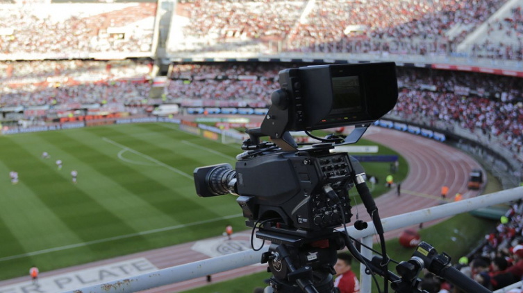 El Gobierno frena la fusión de Disney y Fox y reclama River y Boca en TV abierta