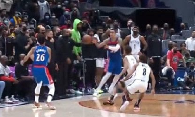 NBA: Un asistente del banco cortó un ataque del rival y no le cobraron nada