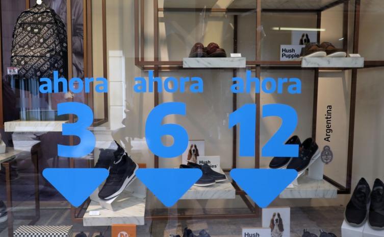 El Gobierno extendió el Ahora 12 hasta junio, aunque quitó las 30 cuotas