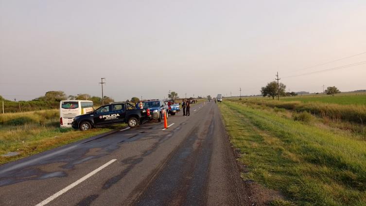 Tragedia en la ruta 11: tres muertos tras chocar un colectivo con un auto