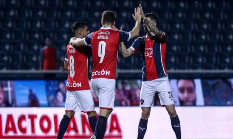 Coronavirus: un futbolista argentino sin club por no vacunarse 