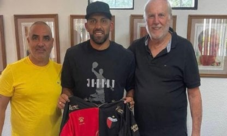 Wanchope Ábila: revisión y firma en Colón