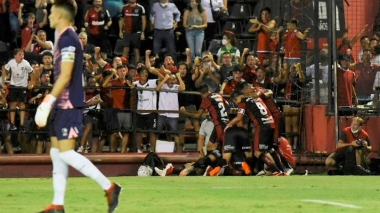 Newell's derrotó 1 a 0 a Defensa y Justicia en El Coloso