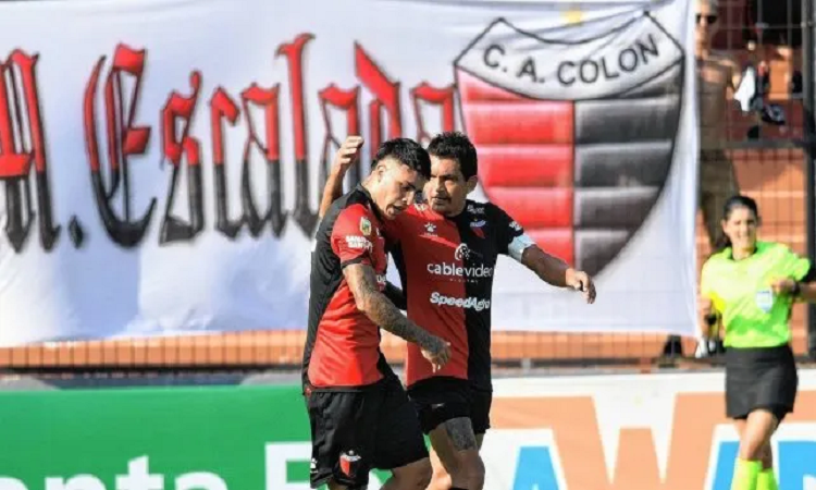Falcioni repetiría el equipo en Santiago