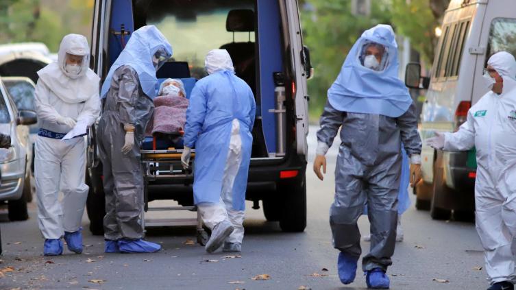 Covid: Reportan casi 17.000 casos y 167 muertes en el país