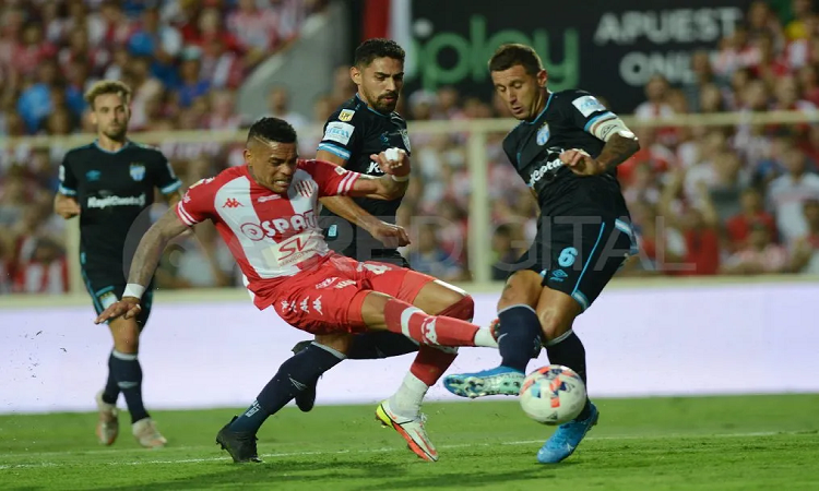 Un golazo de Álvez le alcanzó a unión para derrotar a Atlético de Tucumán