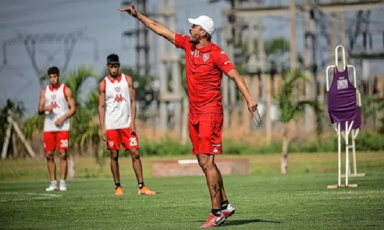 El técnico de Unión con la mente en Sarmiento