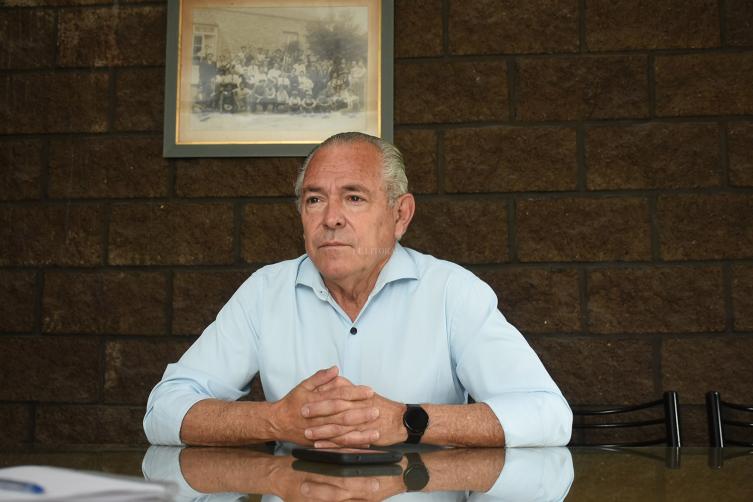 Mario Barletta: “No me levanté porque no corresponde”