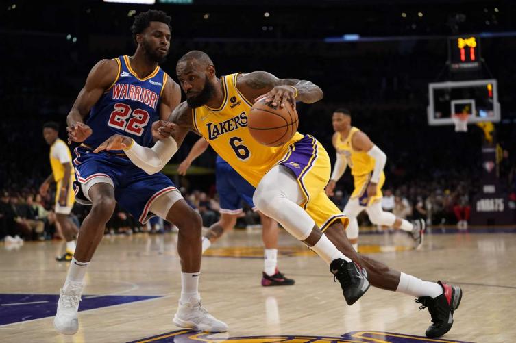 Lebron James convirtió 56 puntos ante Golden State