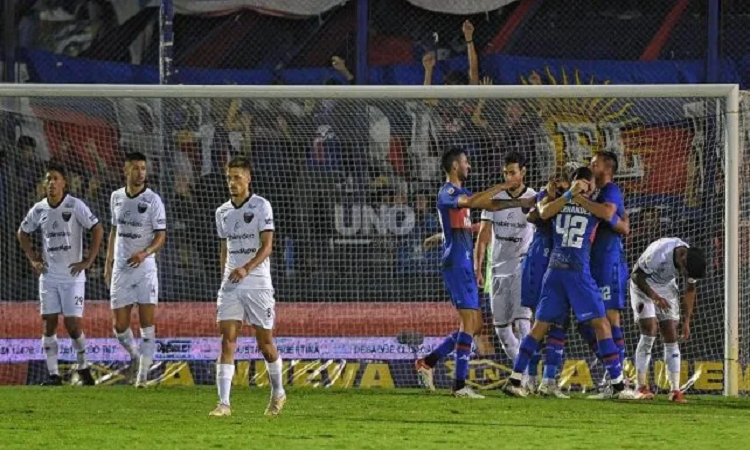 Colón perdió con justicia el invicto ante Tigre por la Zona B