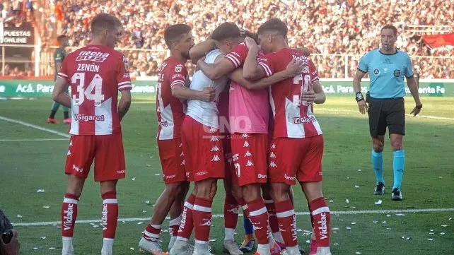 El plantel de Unión y el motivo de orgullo jugando Clásicos