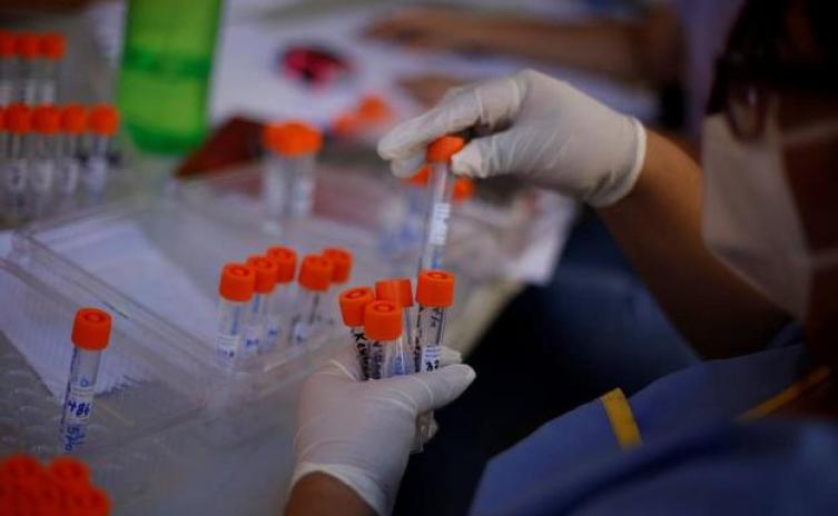 Ómicron “sigilosa”: ¿es la responsable de los nuevos brotes de COVID-19 en el mundo?