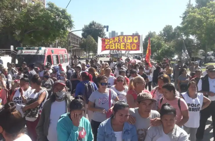 Manifestantes cortaron la Av. 27 de Febrero