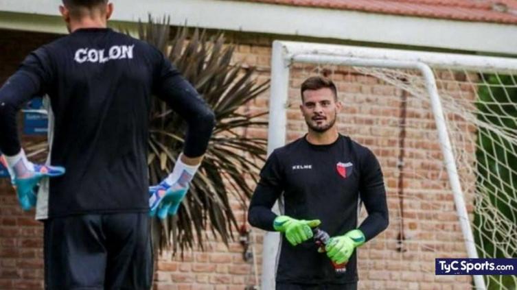 Colón oficializó la extensión de contrato con Chicco