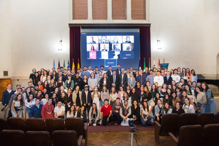 La UNL recibió a las y los estudiantes del mundo en un evento híbrido
