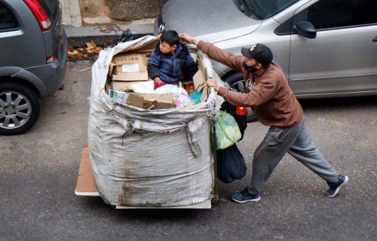 La pobreza descendió al 37,3% en el segundo semestre del 2021