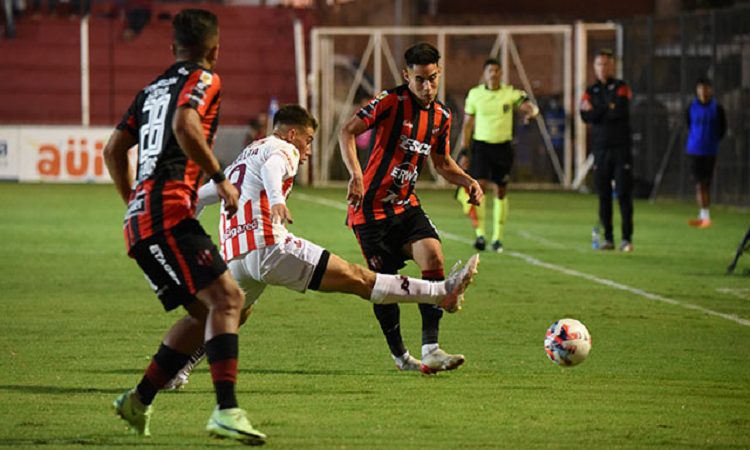 Unión fue derrotado 2-1 por un Patronato que mereció más en la 8ª fecha de la LPF