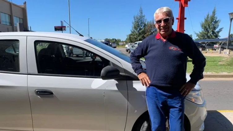 El histórico de Colón que marcó a Maradona, Bochini y Houseman, ahora maneja un taxi
