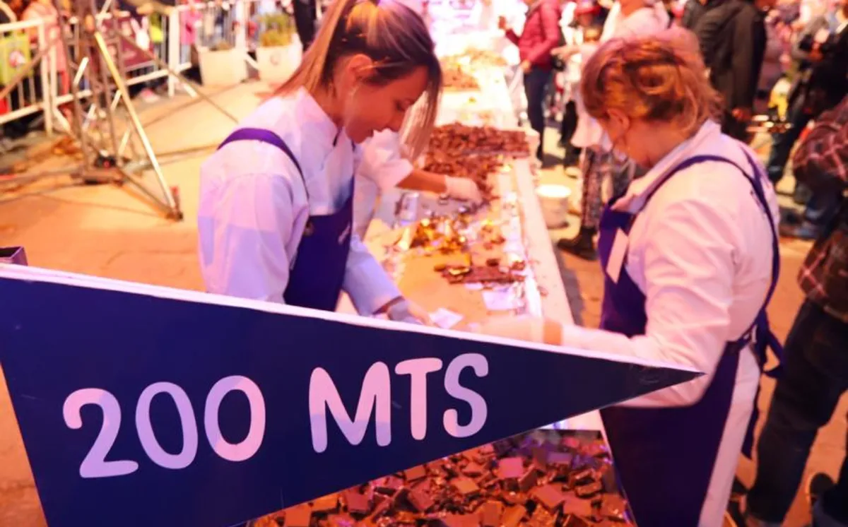 Bariloche elaboró la barra de chocolate más larga del mundo: cuánto mide