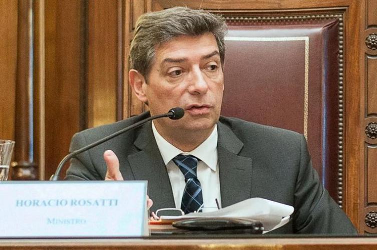 Carlos Rosatti asume en medio de una dura resistencia oficialista