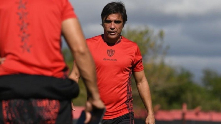 Sanguinetti probó con cuatro cambios para jugar con Banfield