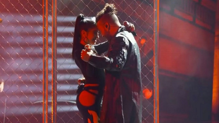 El video de María Becerra y Prince Royce hot y juntos en los Latin AMAs