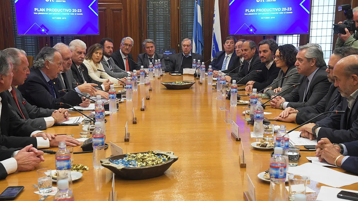 Alberto Fernández se reunió con la cúpula de la Unión Industrial Argentina