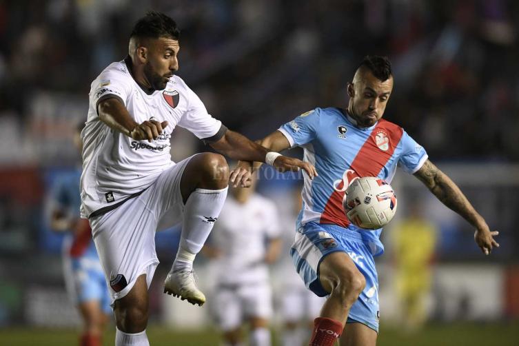 Colón perdió ante Arsenal y quedó eliminado de la Copa de la Liga Profesional