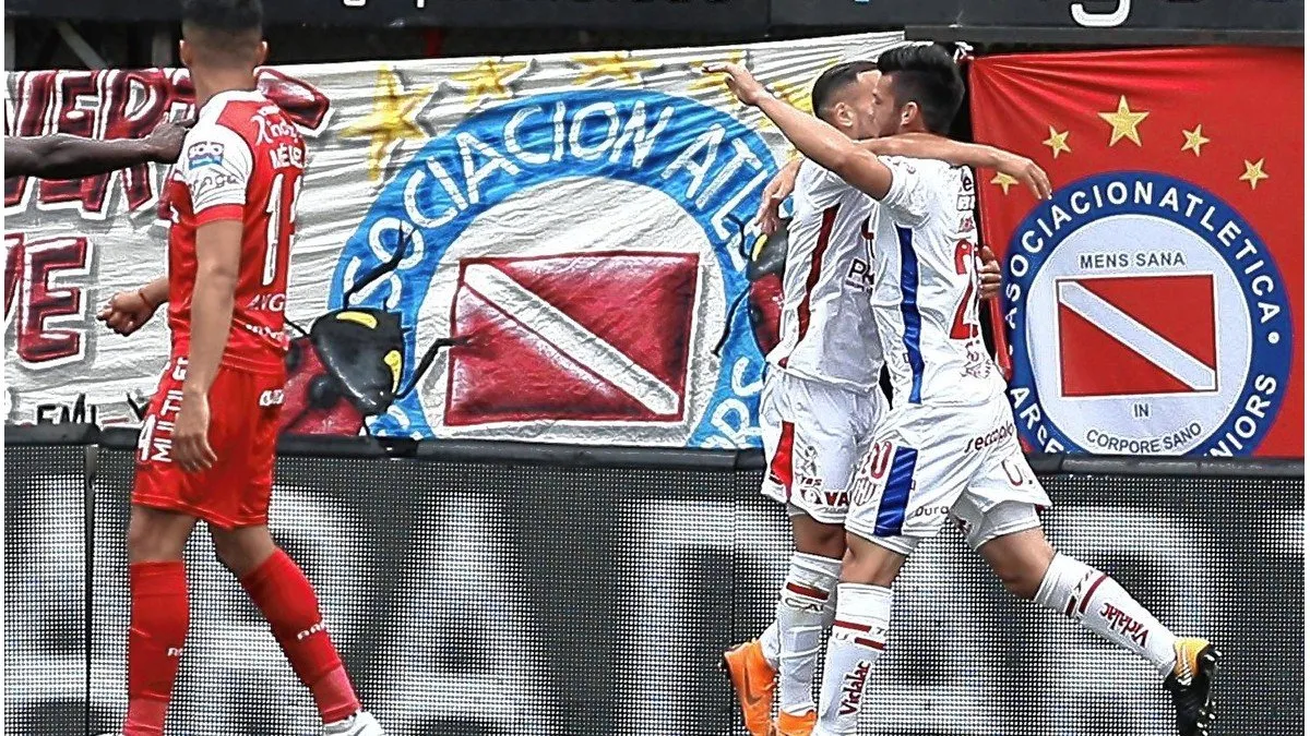 Unión se enfrenta a Argentinos Juniors 