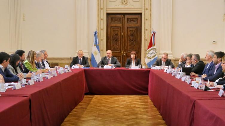Perotti se reunió con legisladores para impulsar el pedido de Juzgados Federales