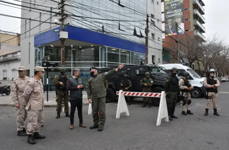 Fuerte operativo de seguridad por la llegada de jueces de la Corte Suprema nacional