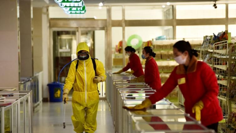 EEUU ofreció vacunas anticovid a Corea del Norte, que reportó cerca de 220.000 casos