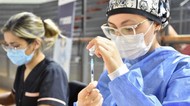 Ante la cuarta ola, piden reforzar la vacunación para evitar casos graves