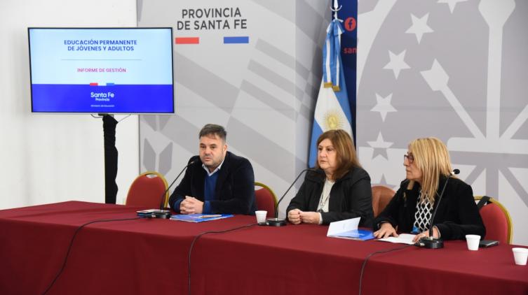 Cantero se reunió con directivos de escuelas secundarias para adultos