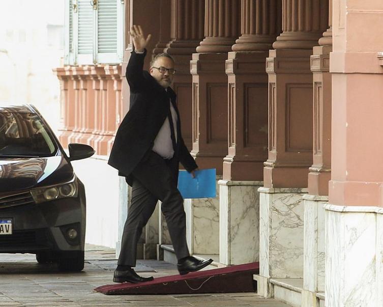 Kulfas entregó su renuncia y ratificó críticas a Cristina