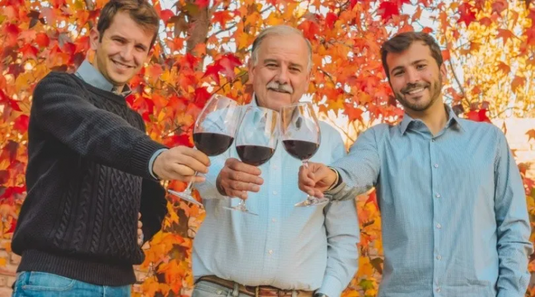 Vinos a beneficio de la primera escuela secundaria trans del mundo