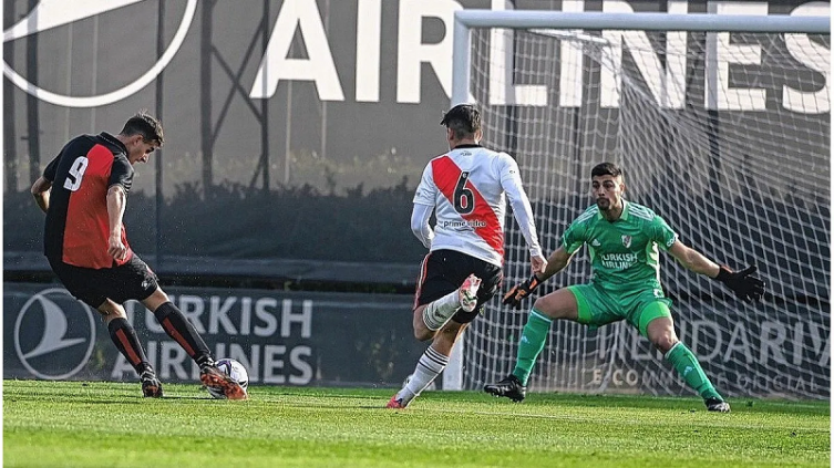 Colón le ganó a River en Reserva