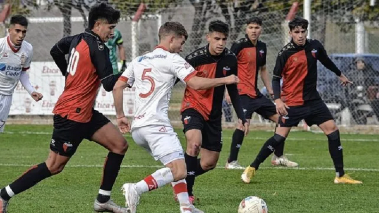 Reserva: Colón empató con Huracán y perdió la chance de liderar