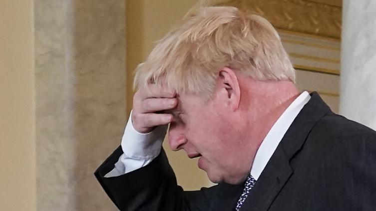 Reino Unido: Johnson aseguró que sigue al frente del Gobierno pese a ola de renuncias