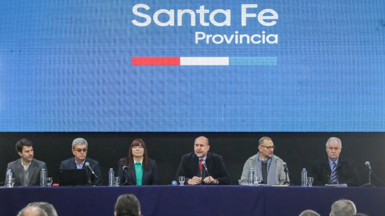 Omar Perotti se reunió con intendentes y presidentes comunales
