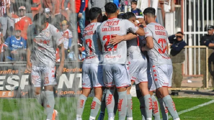 Unión derrotó a Banfield en un partidazo y le negó la punta del torneo