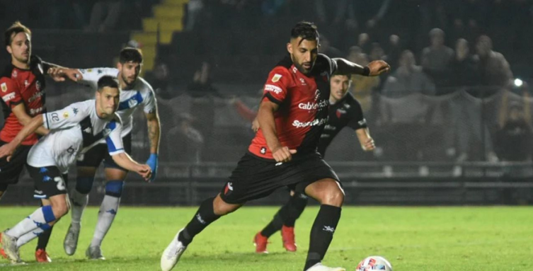 El Colón de “Chupete” Marini lo dio vuelta con uno menos y le ganó a 2-1 a Vélez 