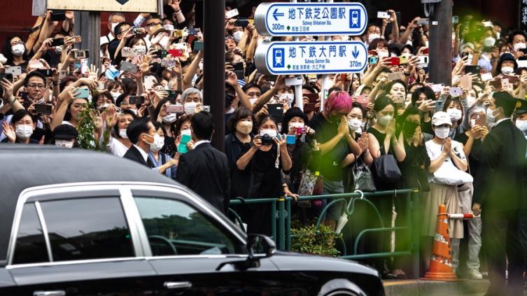 Conmoción en Japón: una multitud dio el último adiós al asesinado expremier Shinzo Abe