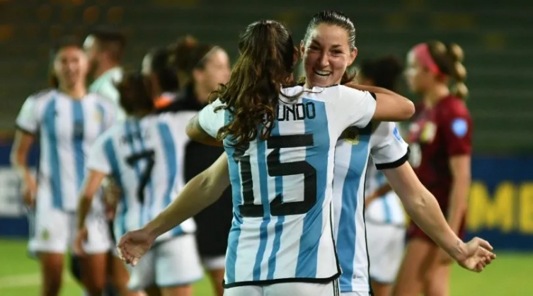 La Selección Argentina femenina se juega la clasificación al Mundial 