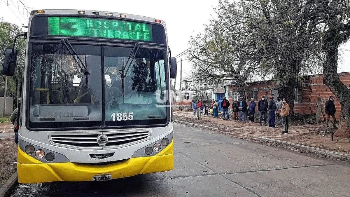 Tres choferes de la Línea 13 fueron asaltados